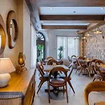 Arctic Boutique Hotel Korce