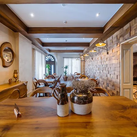 Arctic Boutique * Korce